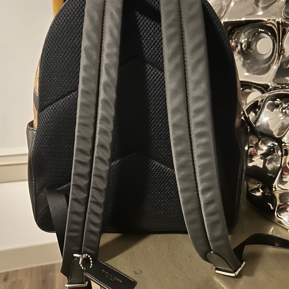 CoachTan Brown and Black Bow Signature Canvas and Leather Backpack Purse EUC - Picture 3 of 6